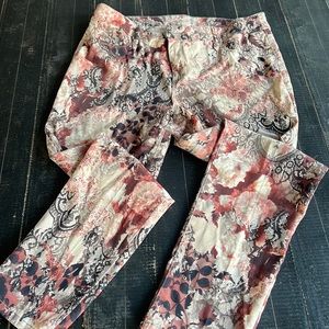 Chico’s floral print “The Platinum” jegging pants